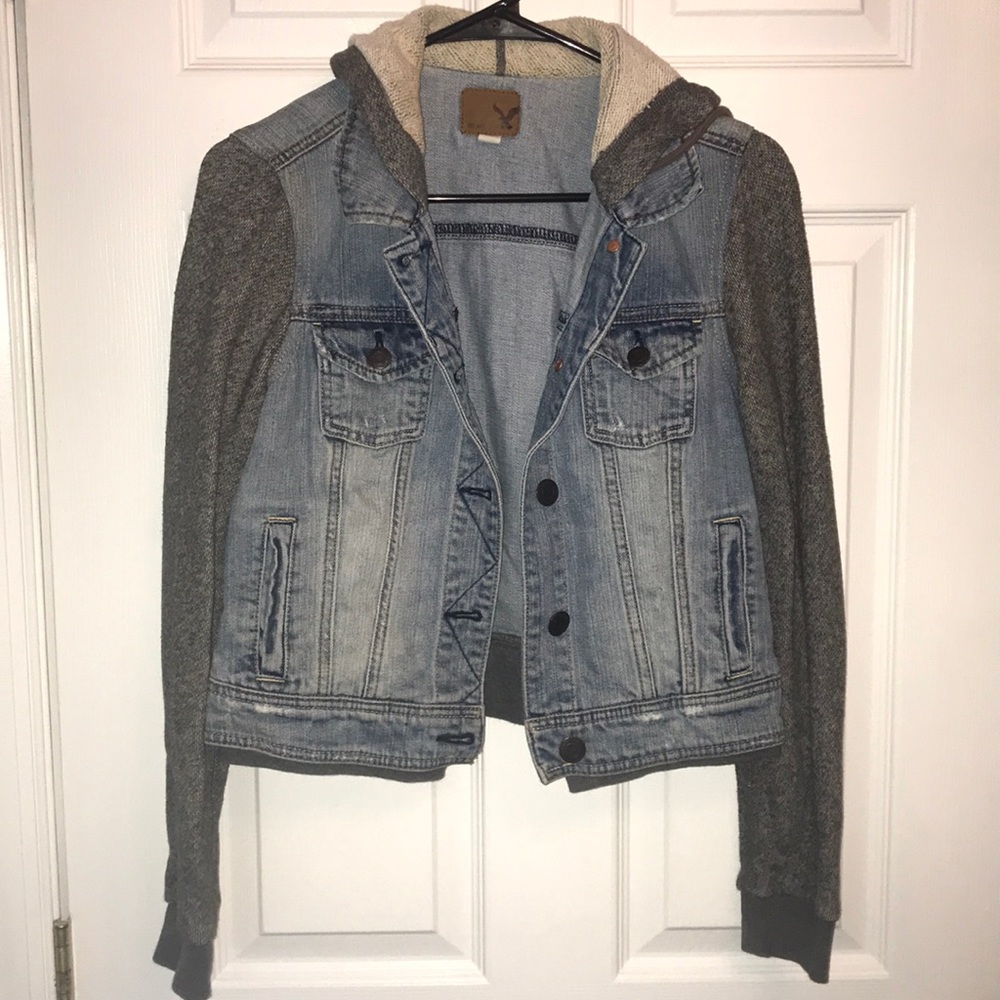 Jean jacket with hood and sweatshirt sleeves